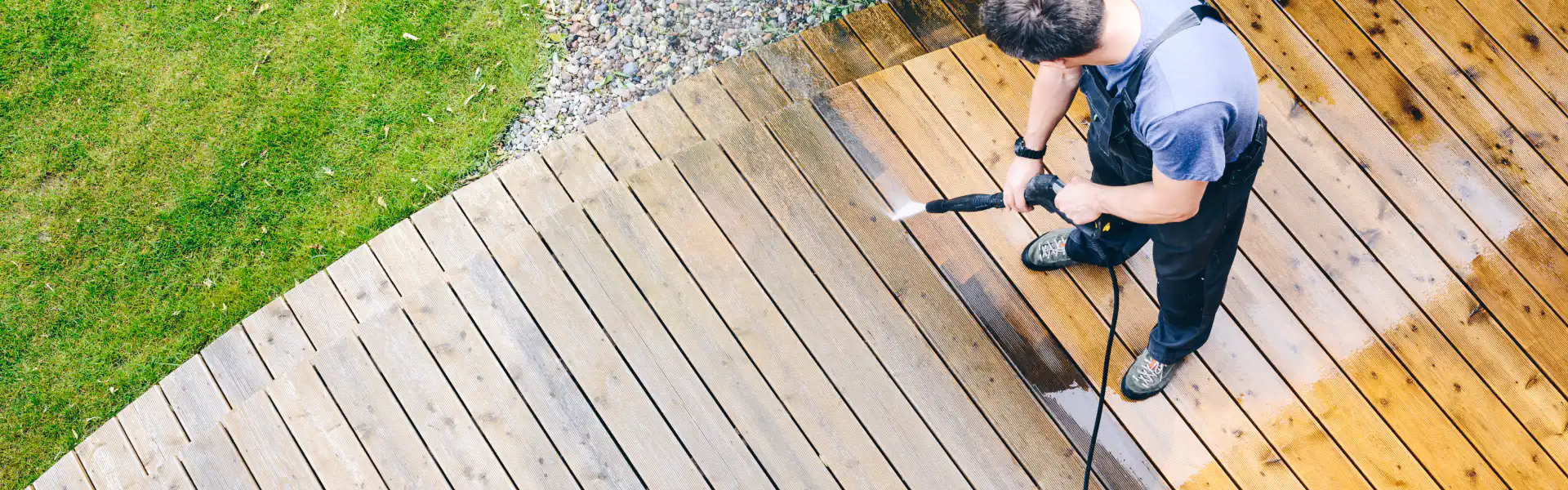 contractor washing a deck cedar park tx